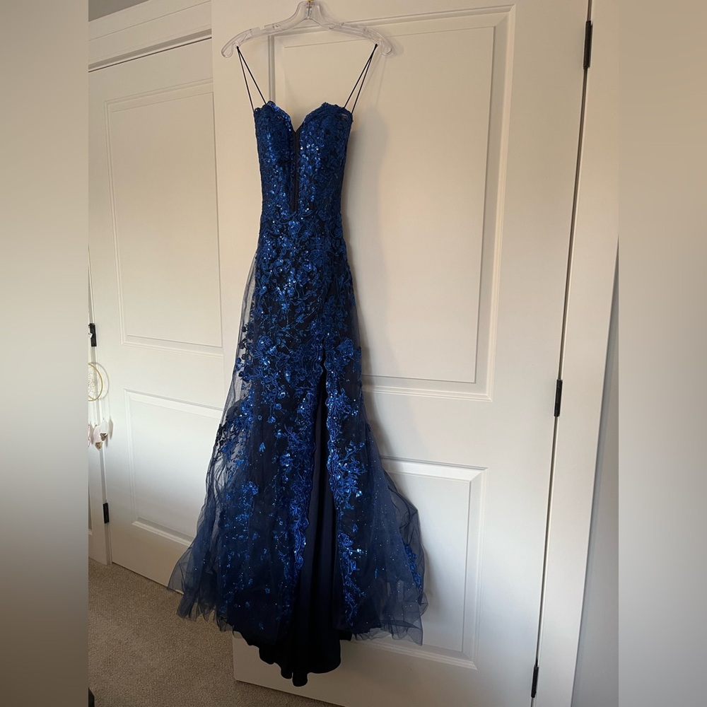 ELLIE WILDE size 2 Midnight Blue Sequin Dress